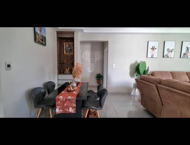 2 BEDROOM FLAT FOR SALE IN GLENWOOD